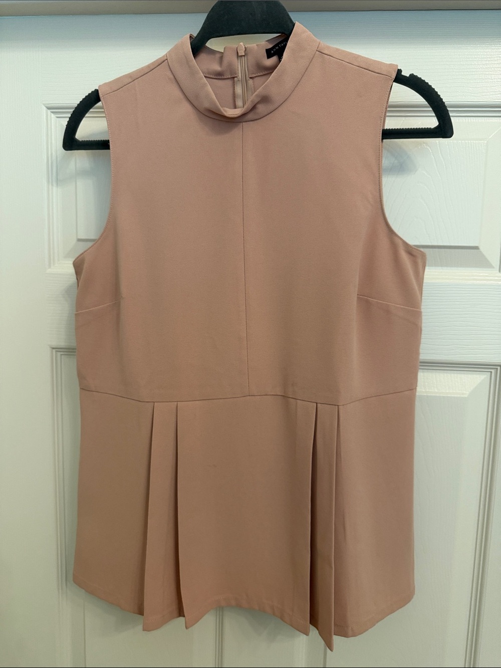 Ann Taylor Sleeveless Mock Neck Top in Dusty Blush